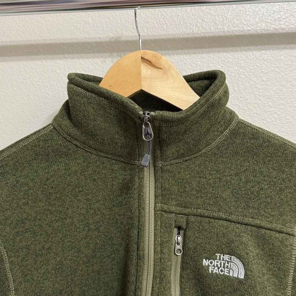 Men’s The North Face Olive Green Quarter-Zip Up Fleece Sweater. Size Large